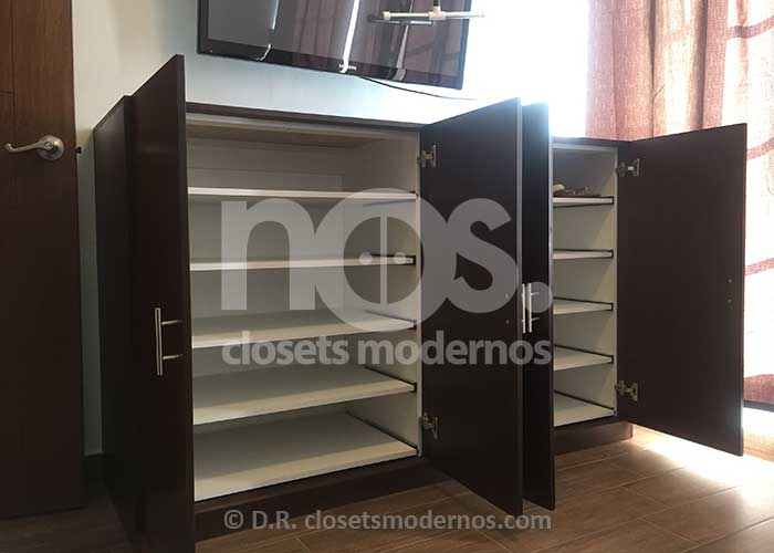 Zapatera ideal para un closet pequeño - Diseño - Paperblog  Diseño de  armario para dormitorio, Zapatera closet, Diseño de armario
